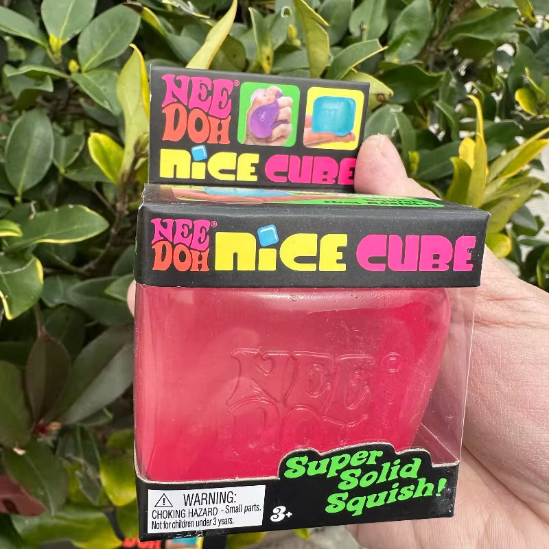 Needoh Nice Cube Antistress Sensoriale, Giocattolo per Ansia E Concentrazione, Cubo Sensoriale Da Scrivania per Adulti E Bambini